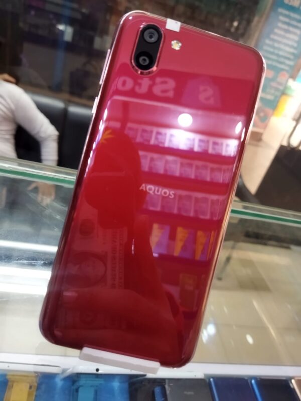 Sharp Aquos R2 (4GB 64GB) Official Pta approved - Image 2